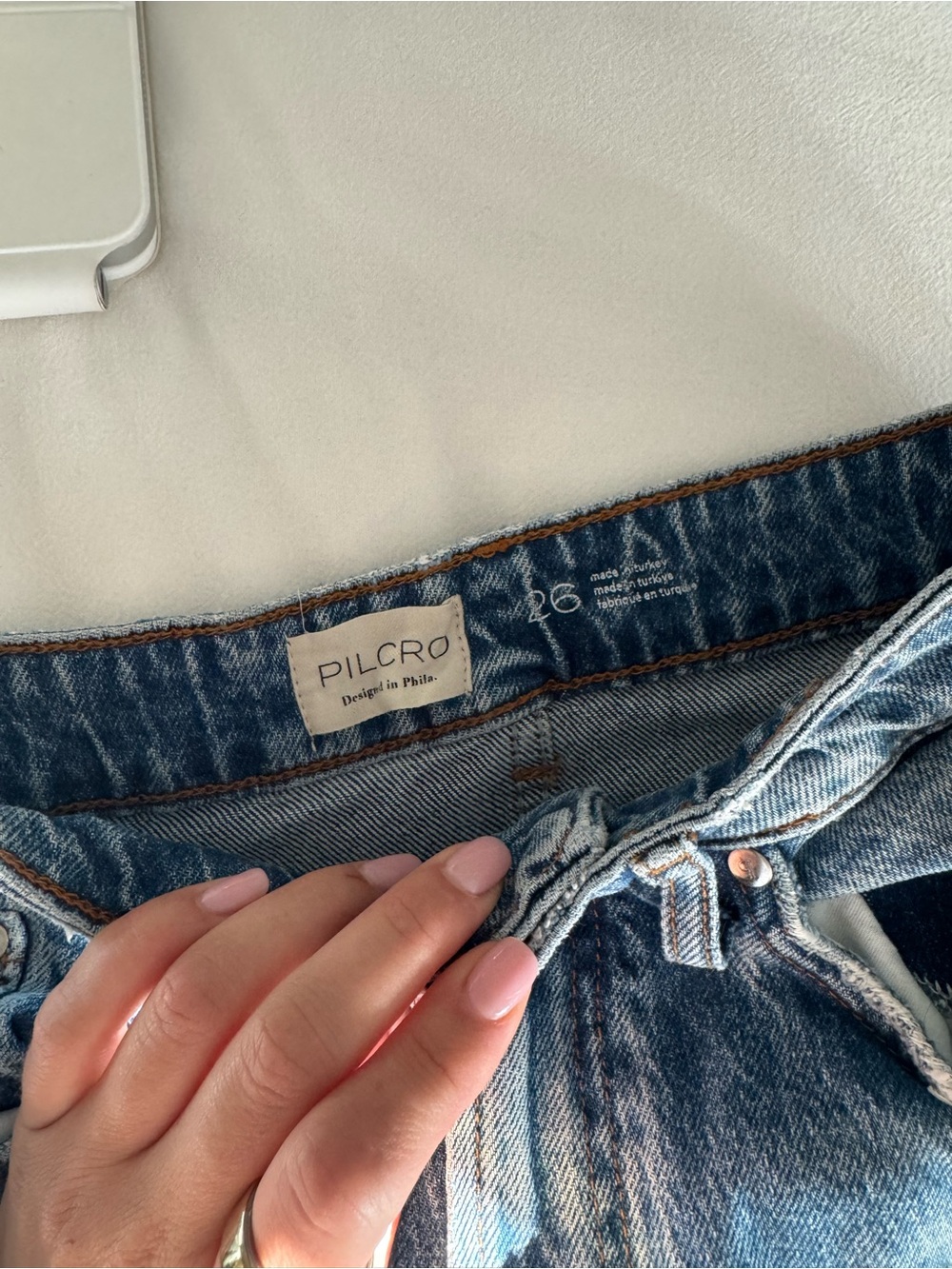 Women’s Pilcro jeans - Picture 2 of 4